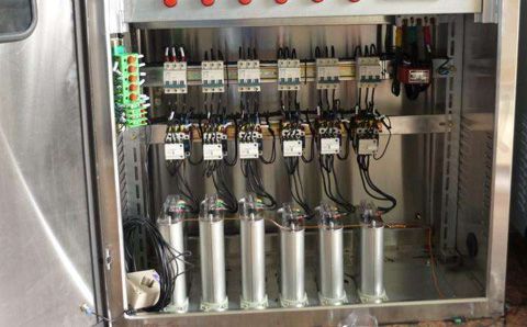 無功補償柜電力電容器出現(xiàn)哪些現(xiàn)象應(yīng)及時退出運行？